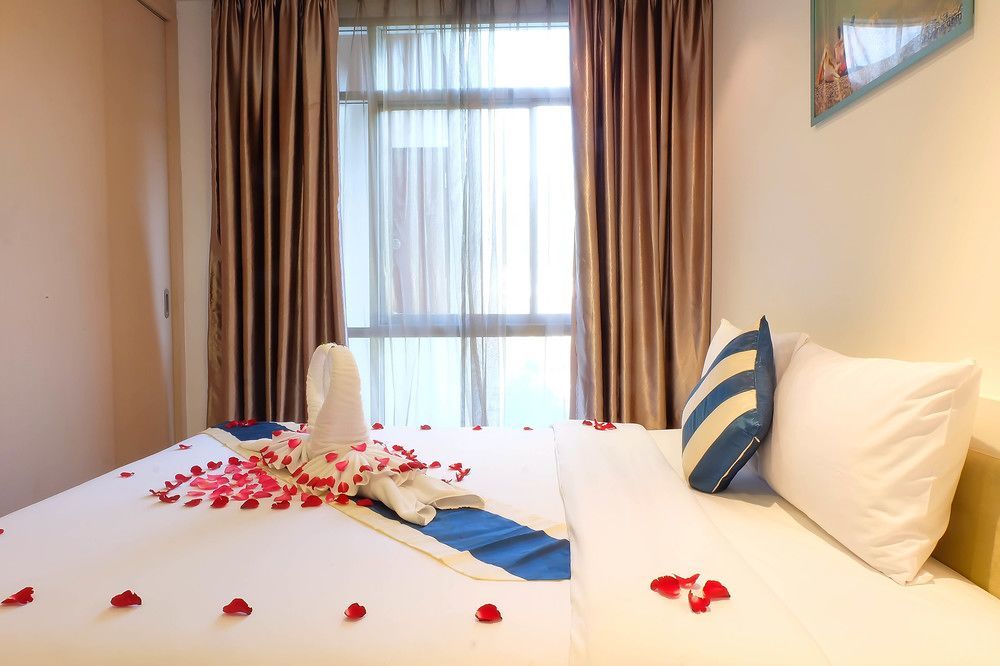 Art Patong Residence Phuket Exterior photo